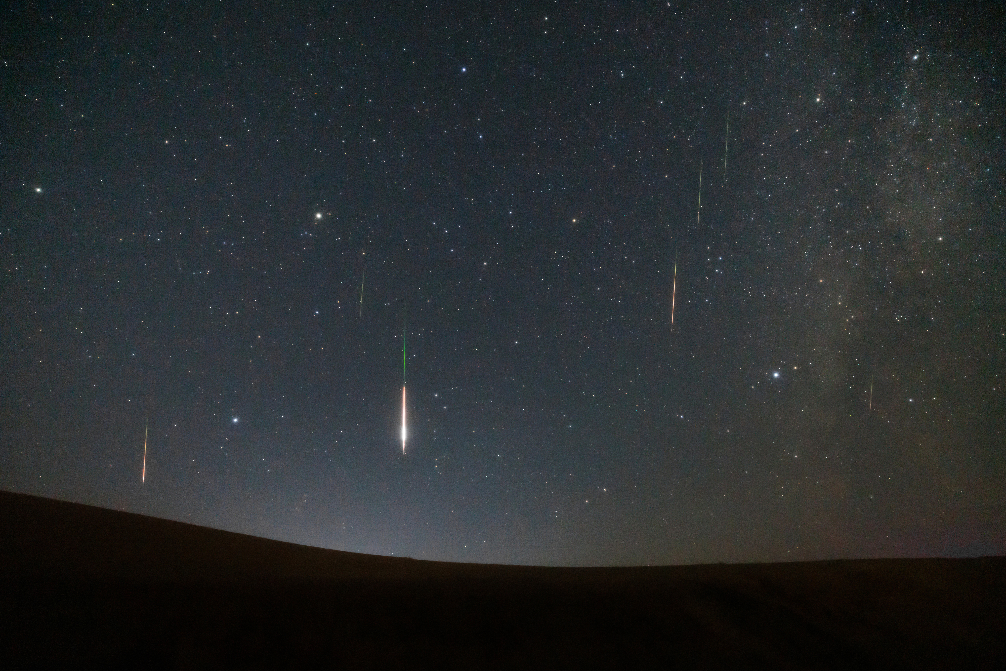 营地星空与英仙座流星雨(1)(1).jpg