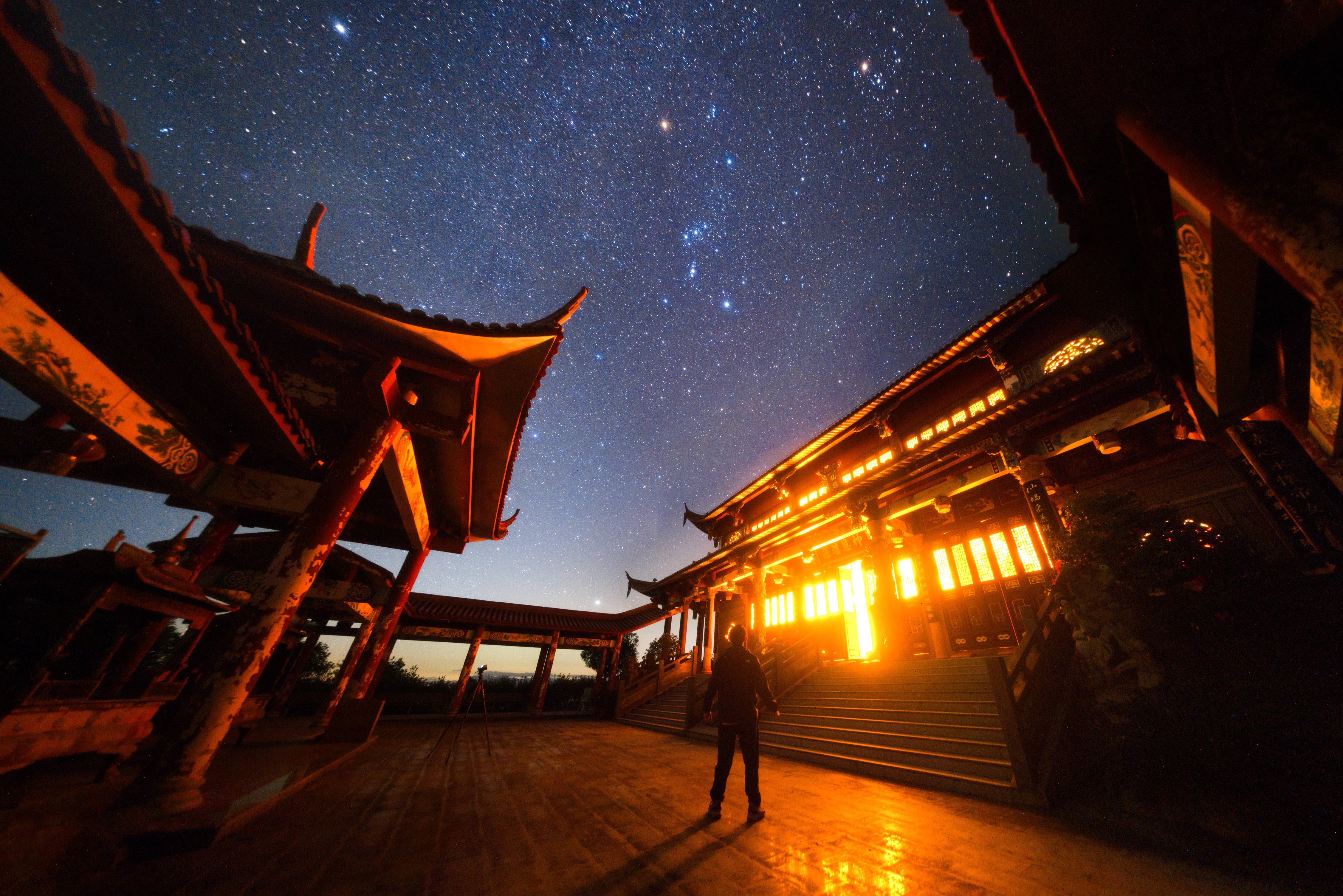 仙境奇空 瞿兰沣.jpg