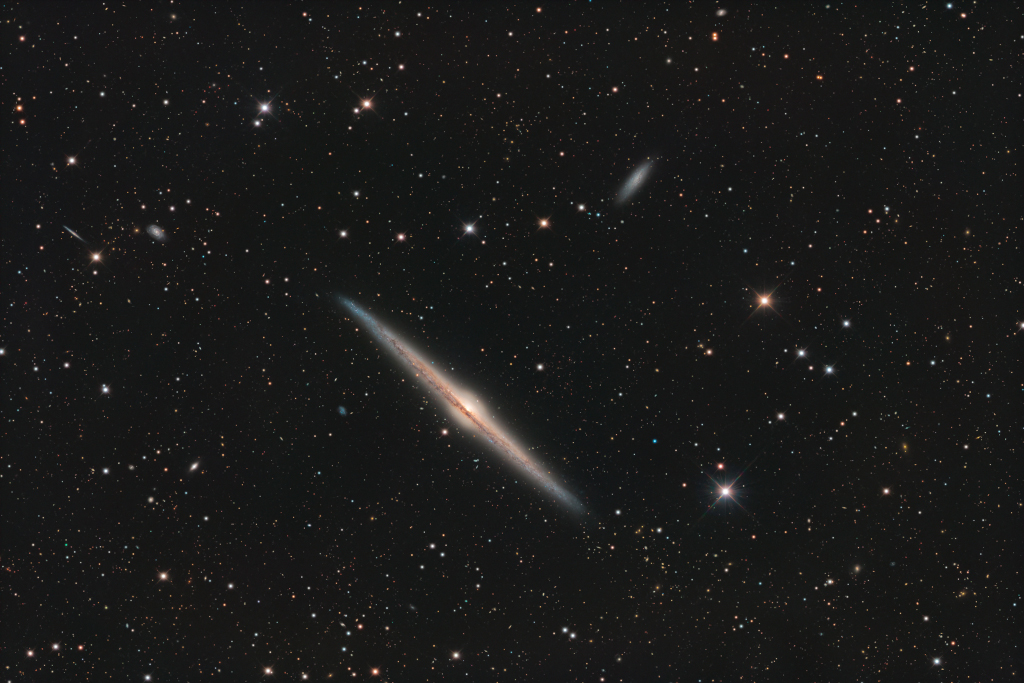 待译-APOD20250904-NGC4565_APOD_sRGB1024.jpg