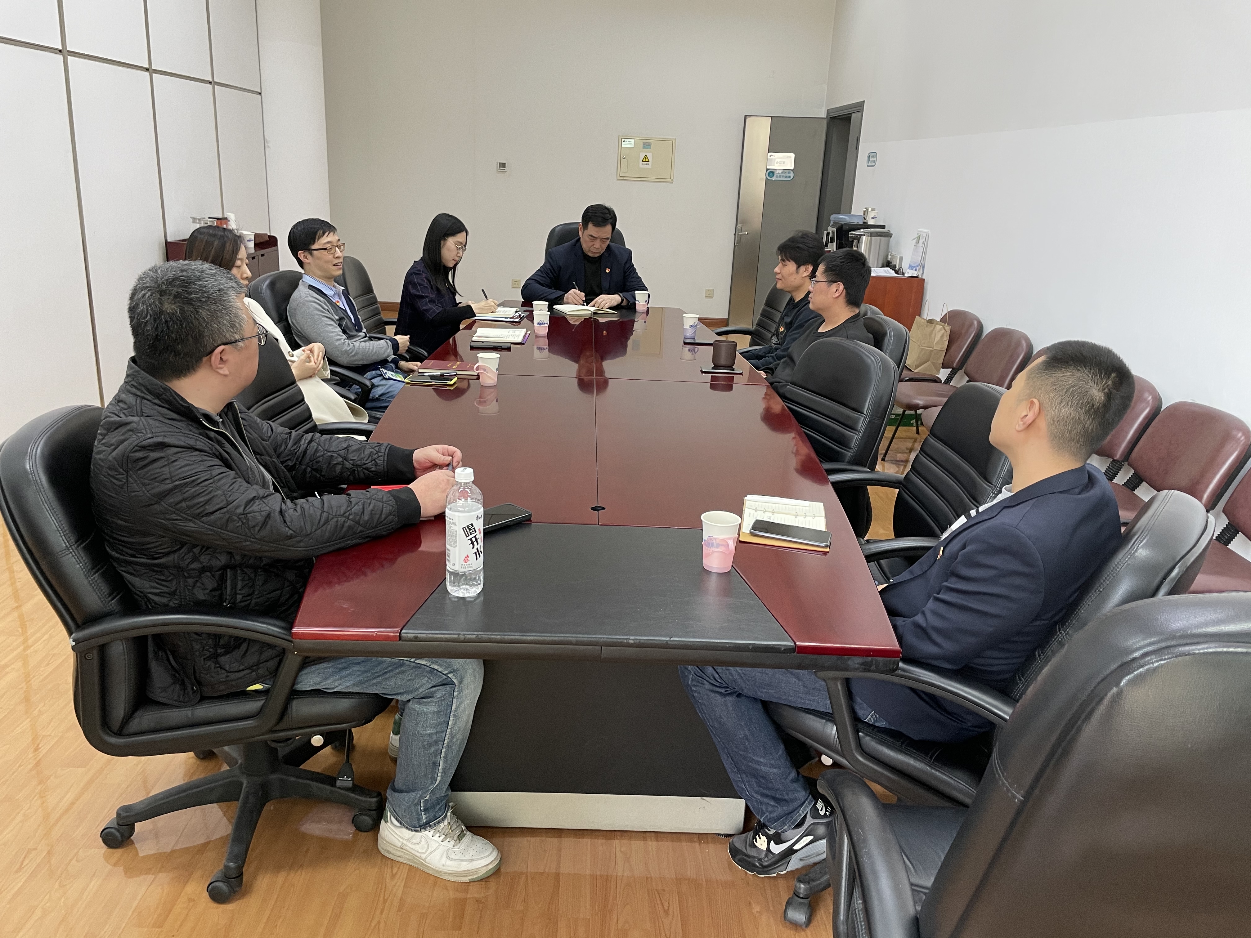 第四党支部会议现场.jpg