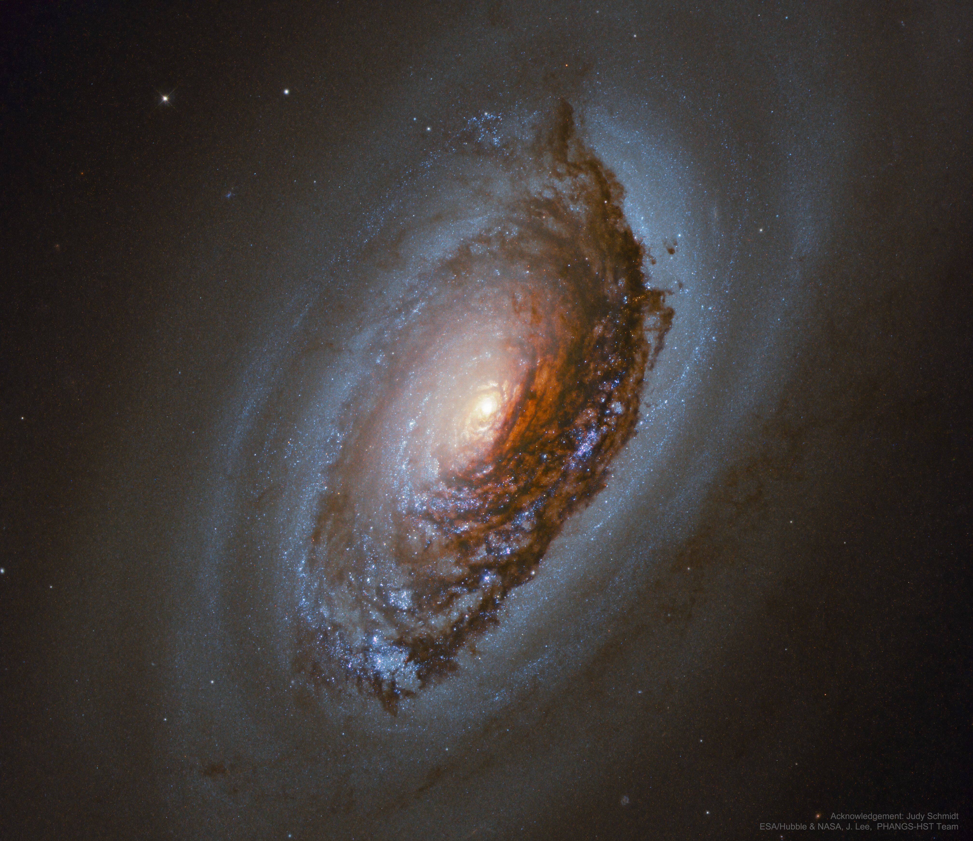 待译-APOD20210329-M64_Hubble_4032.jpg