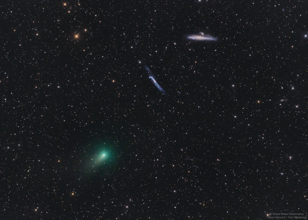 待译-APOD20210513-彗星、鲸鱼星系和曲棍球棒星系1024.jpg