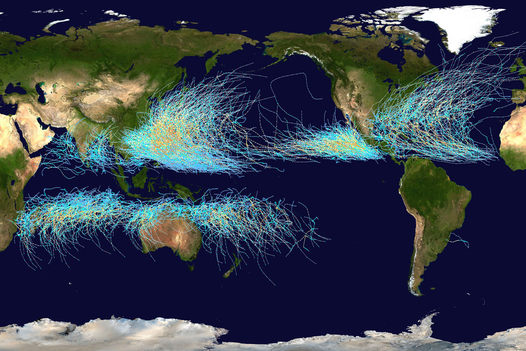 待译-APOD20210915-StormPaths_NHC_1080.jpg