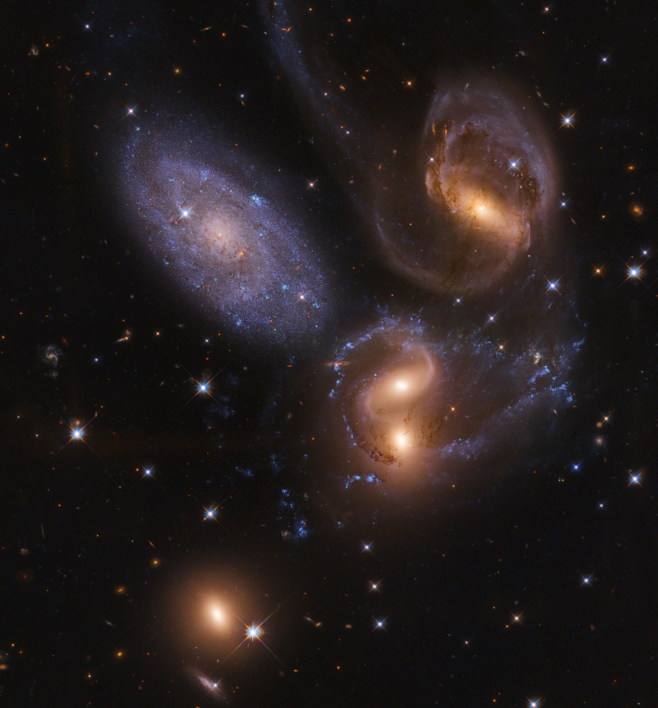 待译-APOD20211218-HUBBLE_NGC7318_PS2_CROP_INSIGHT1024.jpg