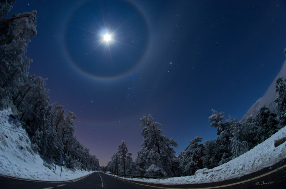 待译-APOD20220102-lunararcs_caxete_960.jpg