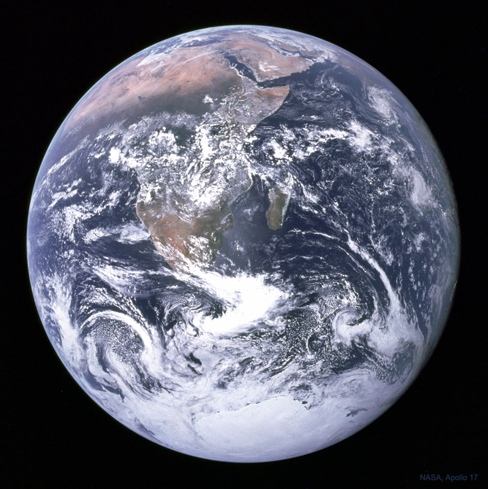 待译-APOD20220206-bluemarble_apollo17_960.jpg