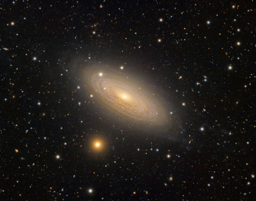 待译-APOD20220303-NGC2841_20220114_72H_1024.jpg