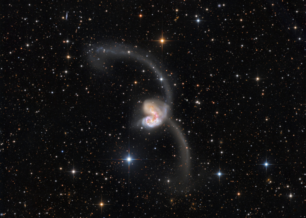 待译-APOD20220331-Arp244-LRGB1024.jpg