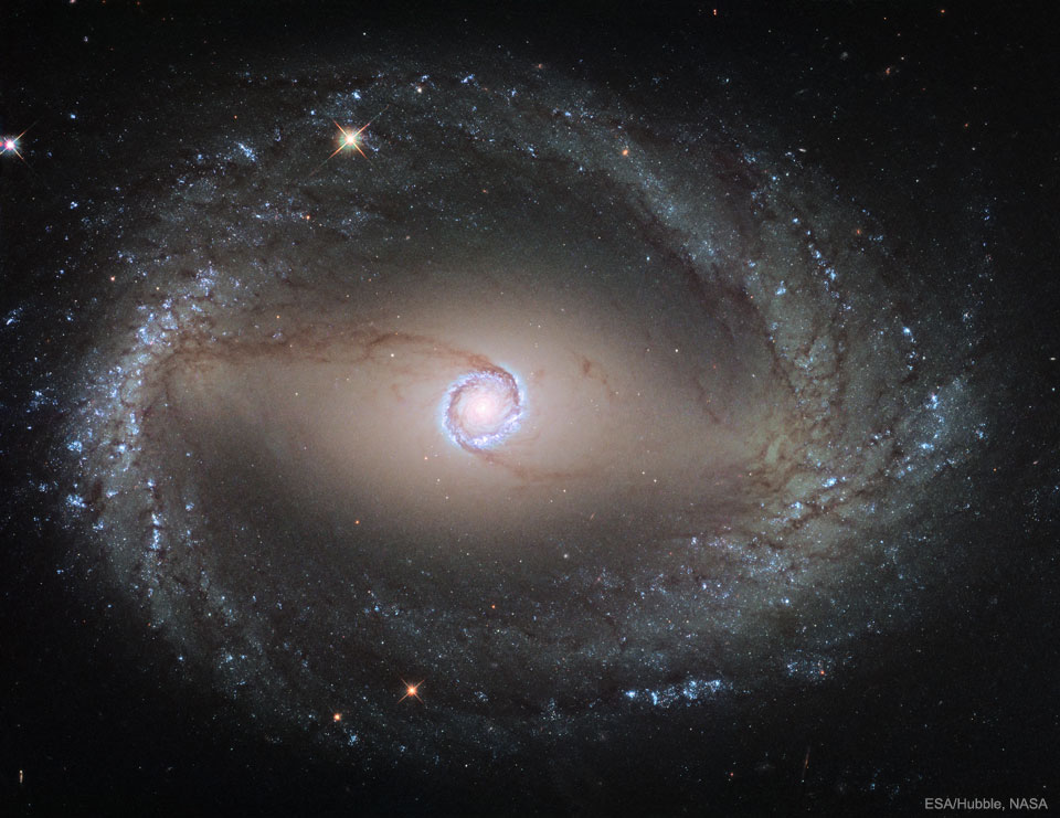 待译-APOD20220508-NGC1512inner_Hubble_960.jpg