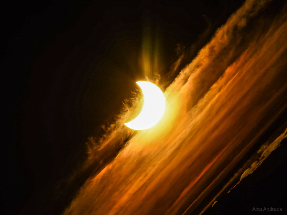 待译-APOD20220502-PartialEclipse_Andrada_960.jpg