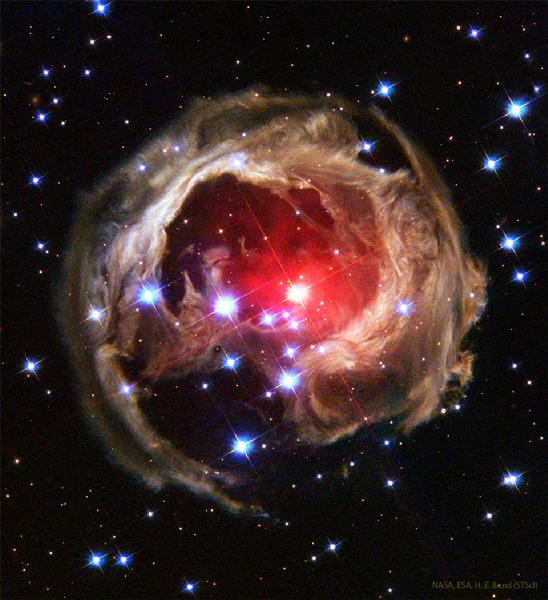 待译-APOD20220626-V838Mon_Hubble_960.jpg