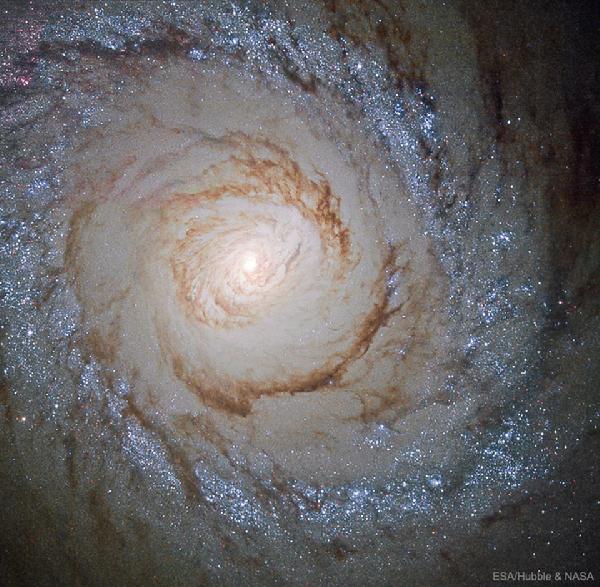 待译-APOD20220731-M94_Hubble_960.jpg