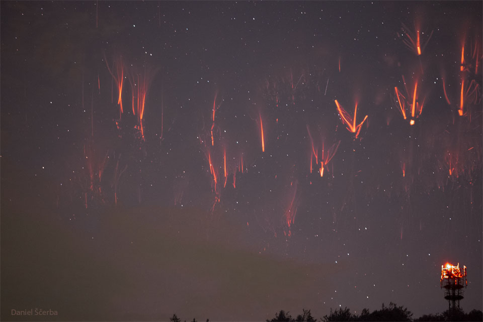 待译-APOD20220912-sprites_scerba_960.jpg