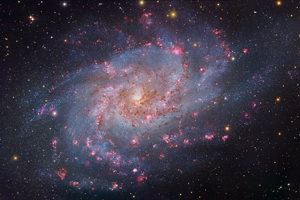 待译-APOD20221103-M33-NOIR-HST-LL_1024.jpg