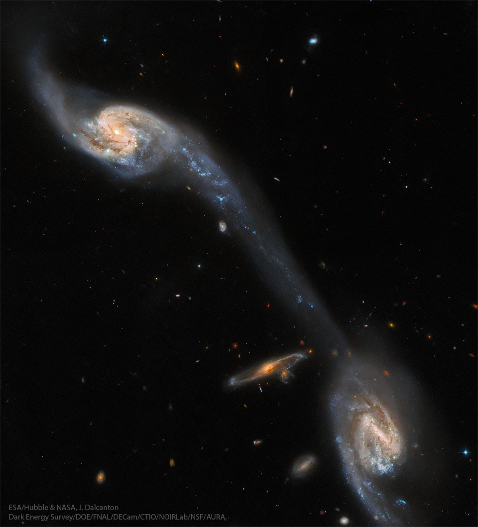 待译-APOD20221108-WildTriplet_Hubble_960.jpg