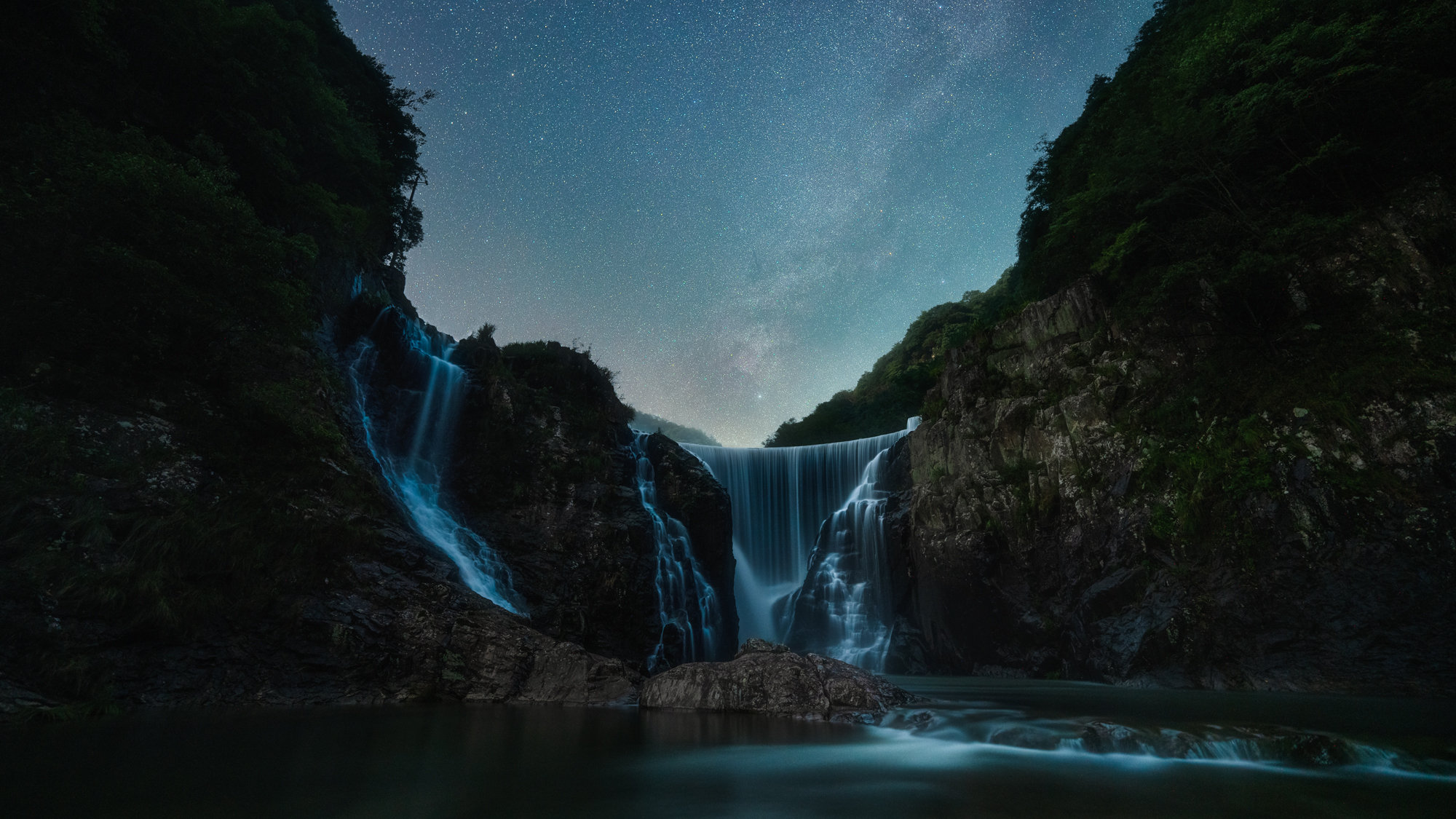 刘钊-飞瀑星河（长边2000像素）.jpg