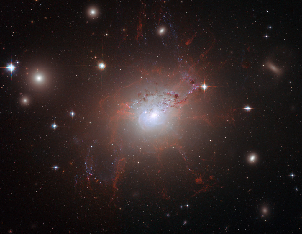 待译-APOD20230126-ngc1275_heic0817a_1024.jpg