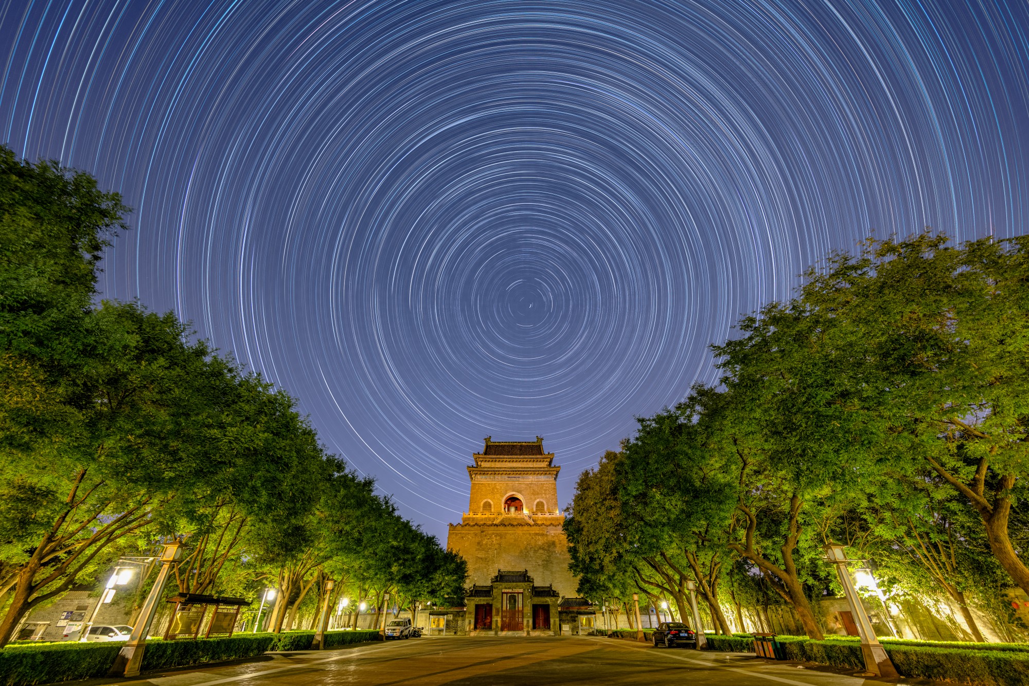 刘建军-北京钟楼夏日星轨夜（长边2000像素）.jpg