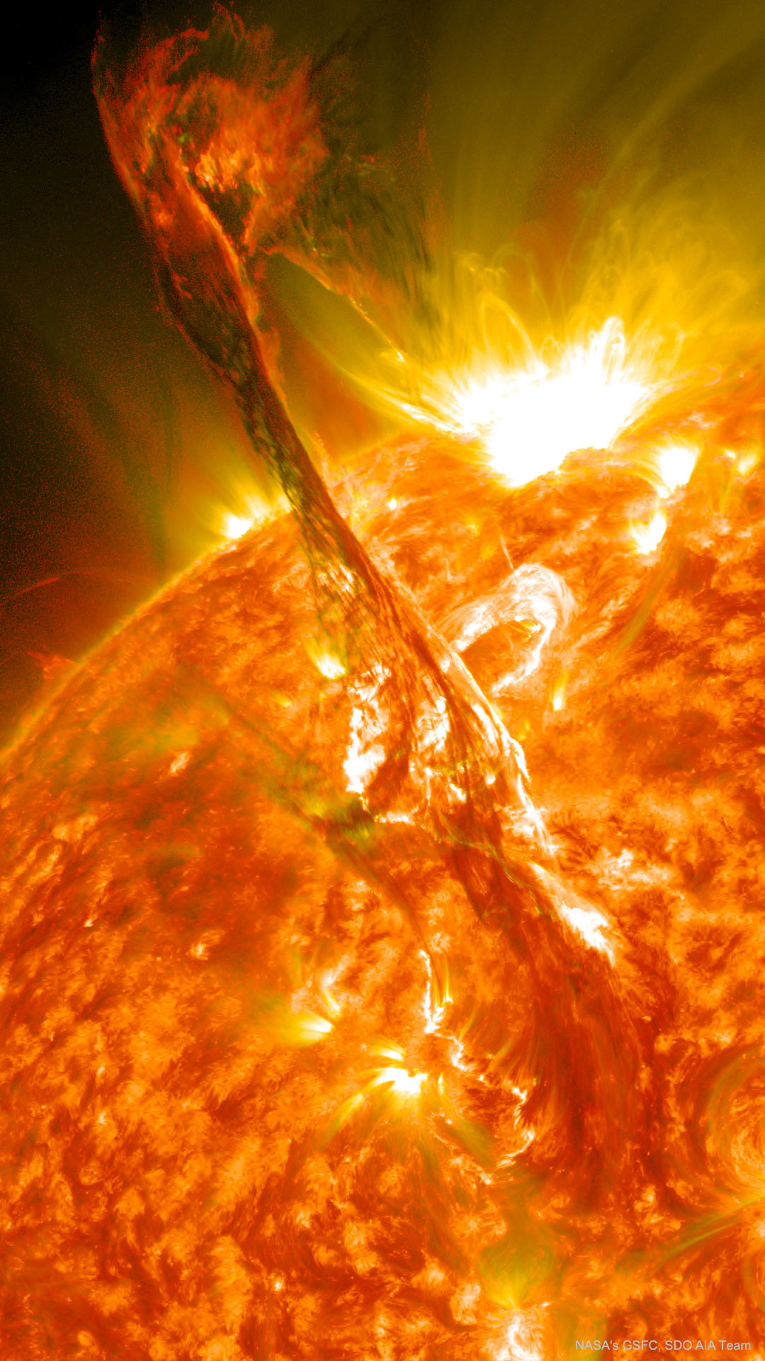 待译-APOD20240526-filament_sdo_960.jpg