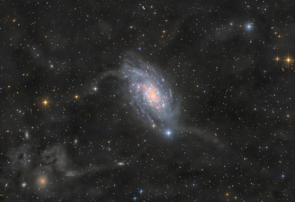 APOD20240603-鹿豹座中的 NGC 2403.jpg