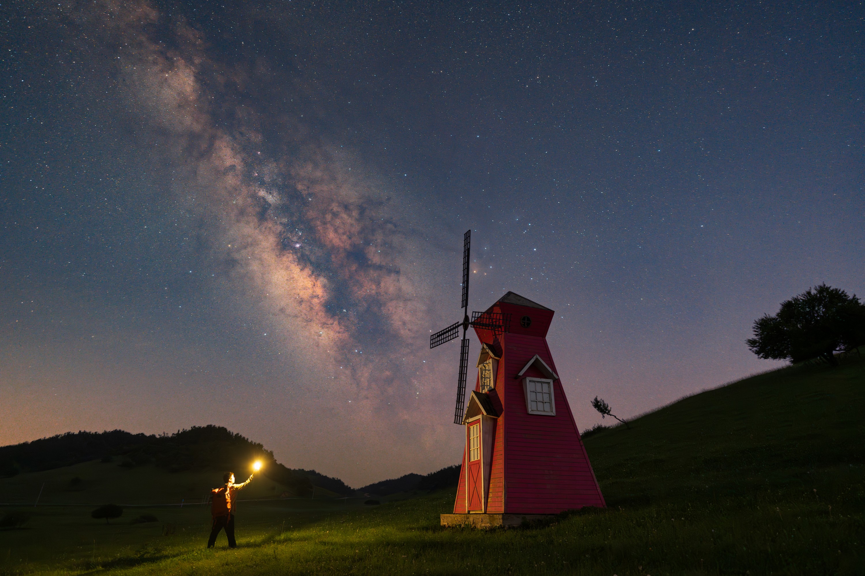 郭超超-陕西关山草原星空（长边3000像素）.jpg