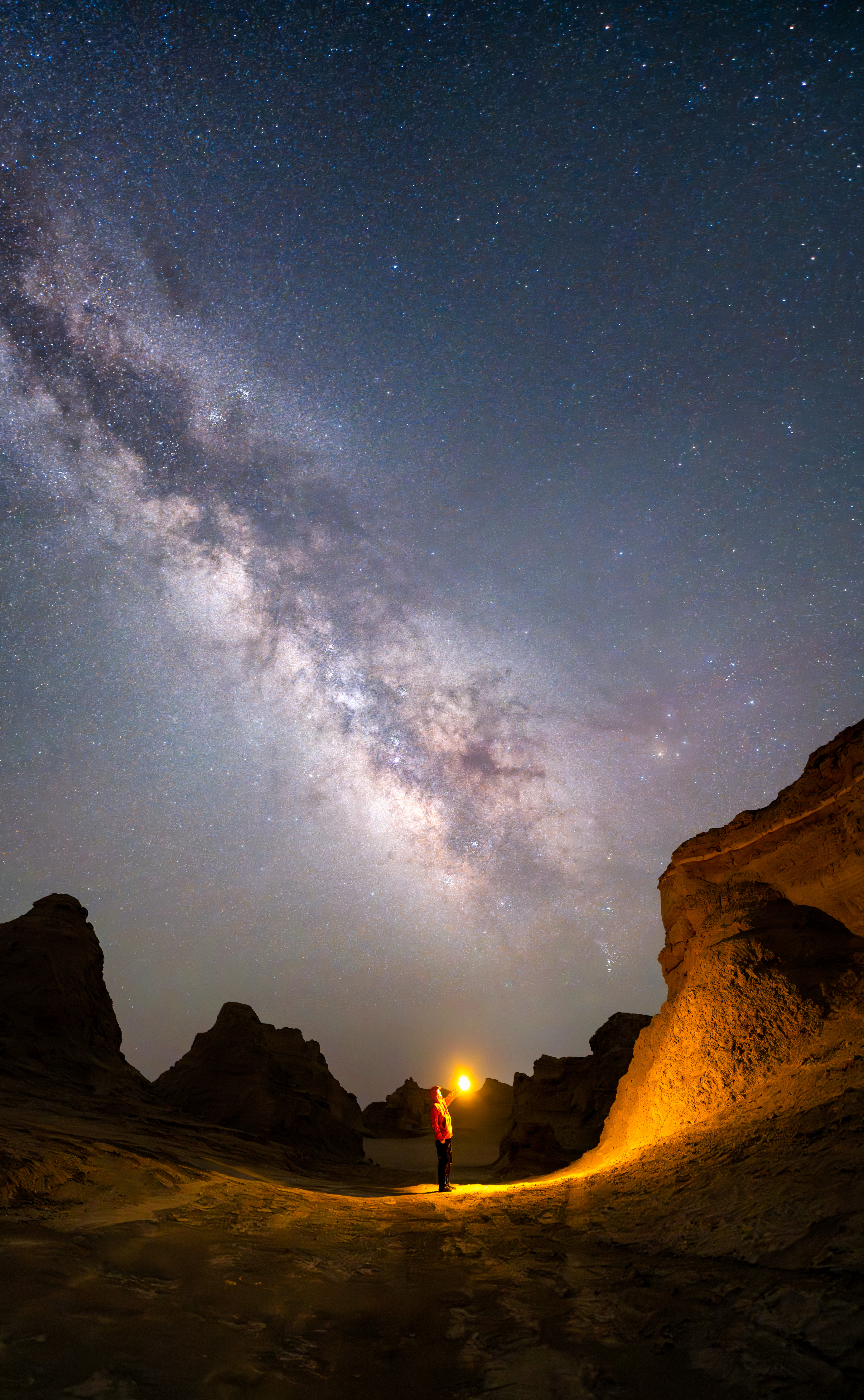 《星河沉雅丹》.jpg